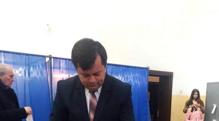 FOTO: Primarul Romanescu a votat!