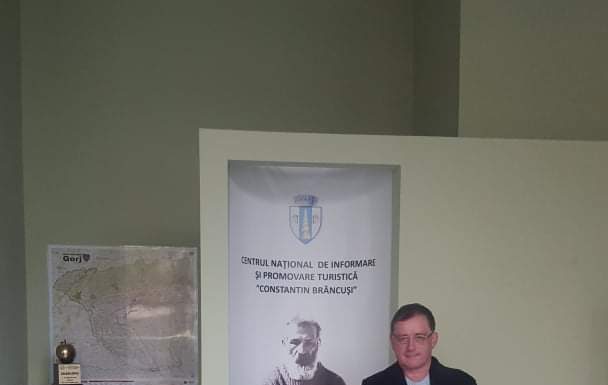 Turist din Londra, în vizită la Târgu Jiu