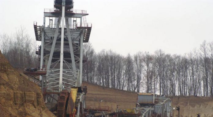 Vrea redeschiderea carierei de cărbune