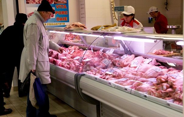 PESTA porcină se vinde LA RAFT, în Târgu-Jiu! Autoritățile se mișcă precum ochii mortului! Prefectul Rujan: Nu am fost informat! Călescu, încă în funcție!