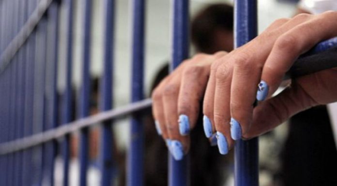 Trei femei de etnie romă din Dolj, reținute în Gorj