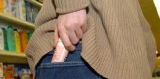 Cercetat de polițiști, după ce a furat șampon
