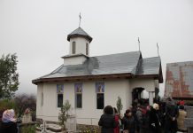 Sfântă Liturghie Arhierească la sfinţirea Bisericii din Parohia Gornăcel, filia Pleşa, Oraşul Bumbeşti-Jiu, judeţul Gorj – ,,Noi, oamenii, am primit de la Dumnezeu puterea de a zidi «Casă» Atotputernicului, Tatăl Ceresc”!