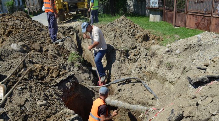 Gaze și canalizare pentru localnicii din Scoarța