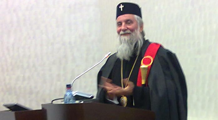 Festivitatea acordării titlului de Doctor Honoris Causa Magna Cum Laude Înaltpreasfinţitului acad. dr. Irineu, Mitropolitul Olteniei – ,,Mitropolitul Olteniei nu doar sfătuieşte prin cuvintele-i binecuvântate, ci făptuieşte, limpezind minţi, înnobilând suflete”!