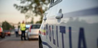 Tânăr de 18 ani, fără permis, prins la volanul unui autoturism neînmatriculat