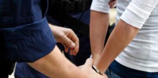 Reținut după ce și-a lovit cu levierul soția însărcinată