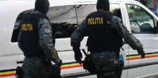 Bătaie în fața unui bar din Târgu-Jiu! Patru tineri au ajuns în arest