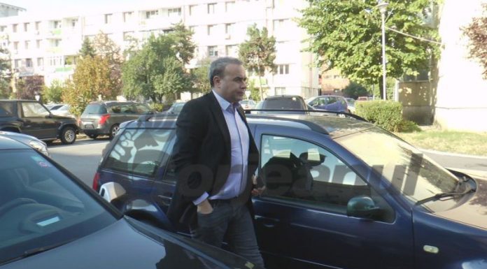Darius Vâlcov a lipsit la proces, invocând că se află la spital