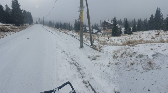 Rânca, deszăpezită timp de 15 ore de drumari!