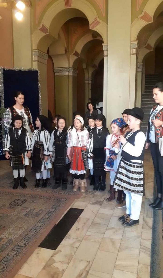 79769475_730852484103725_21650792700182528_n