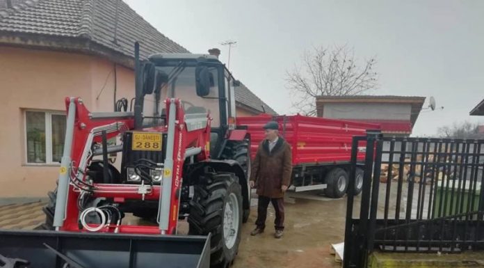Primarul comunei Dănești a cumpărat un tractor nou pentru localitate! Utilajul are 82 de cai putere