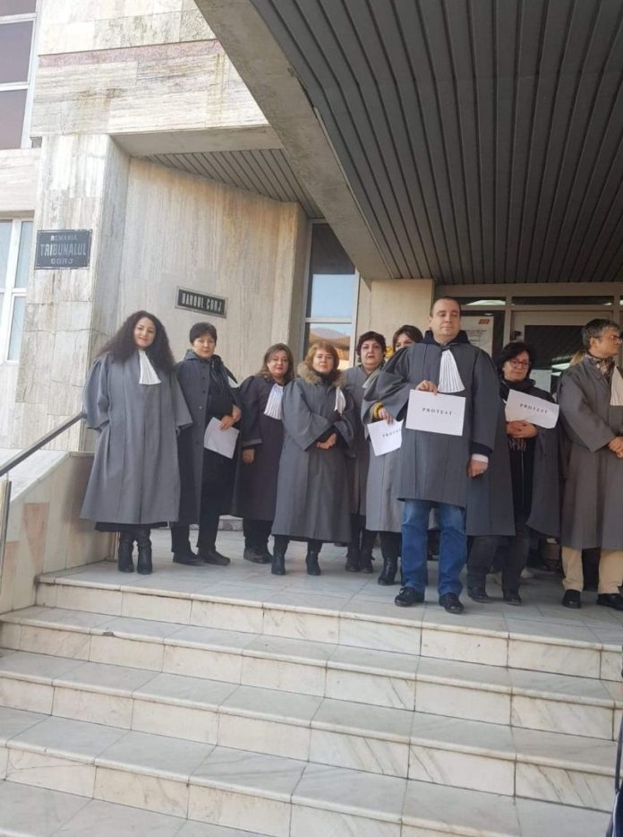 80269996_605373266901588_7476517487912157184_n