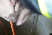 Bătrână salvată de pompieri, după ce a căzut în fântână