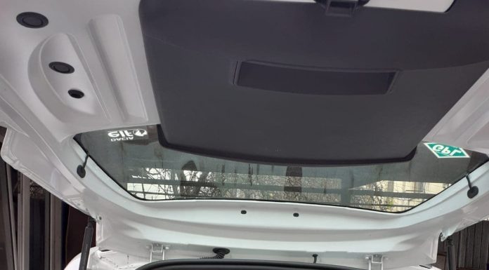 Amendată pentru că vindea încălţăminte second hand