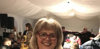 Super-petrecere cu ciobani acasă la Mărioara Băbu