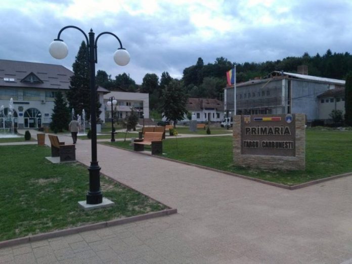 Primaria Carbunesti