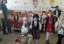 Acțiune caritabilă a preșcolarilor Grădiniței nr. 31, de Moș Nicolae, la Centrul Maternal