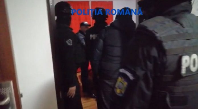 Arestat după ce ar fi furat 177.000 de lei dintr-un bancomat din Polovragi