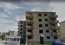 Blocuri părăsite, puse la pământ. „Sunt un focar de infecție”