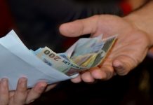 Cere eliminarea pensiilor speciale pentru primari. „Privilegii pentru baronii locali”