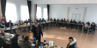 Pomana porcului pentru toți sătenii din Stejari!