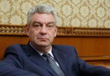 Tudose, un nou atac la Ponta: Iei mandat de parlamentar doar dacă faci cruci