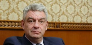 Tudose, un nou atac la Ponta: Iei mandat de parlamentar doar dacă faci cruci