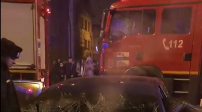 FOTO: Accident cu șase victime, la Târgu-Jiu, după o cursă ilegală de mașini