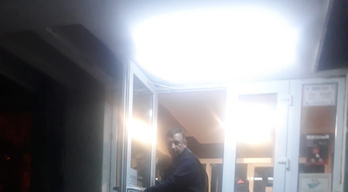 VIDEO: El este bărbatul care a profanat mormântul unui tânăr de 18 ani, pentru 50 de lei