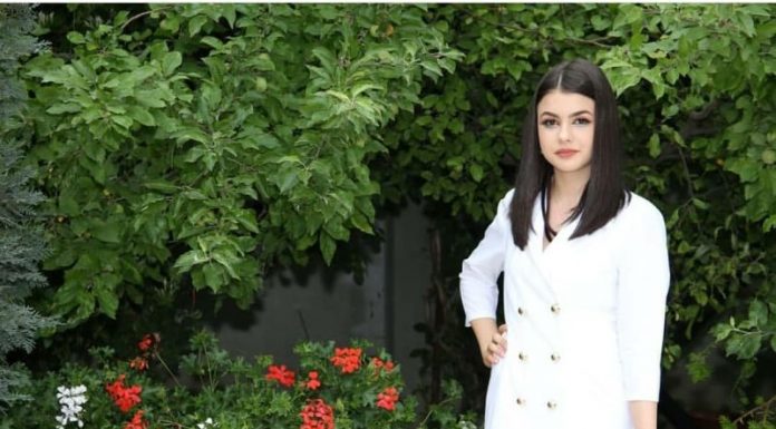 Cea mai frumoasă elevă de la Filologie, Miss 2020 Colegiul Național ,,George Coșbuc” Motru! Concursul de frumusețe, cu fond umanitar