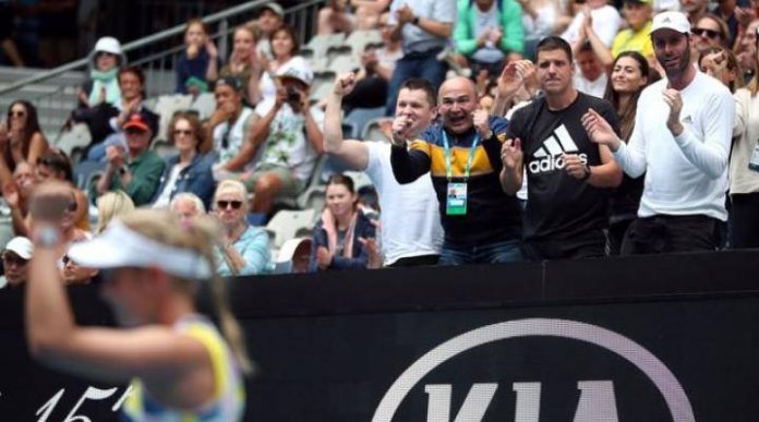 Antrenorii de tenis vor putea da sfaturi din tribună