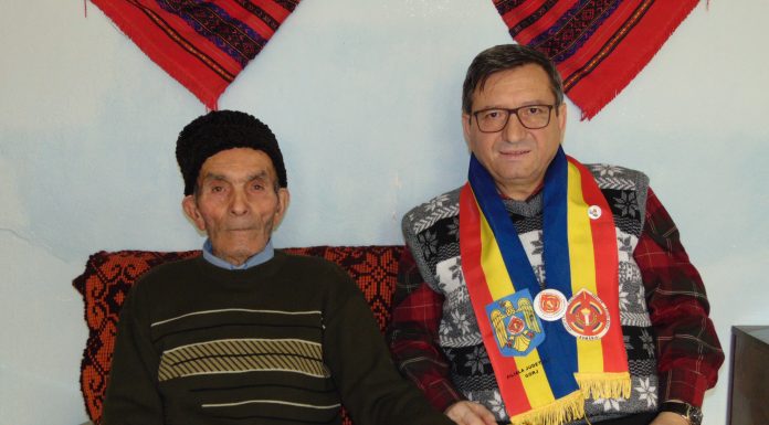 „Cultul Eroilor” Gorj în vizită la veteranul de război, Manasia C. Ion, din comuna Polovragi, județul Gorj