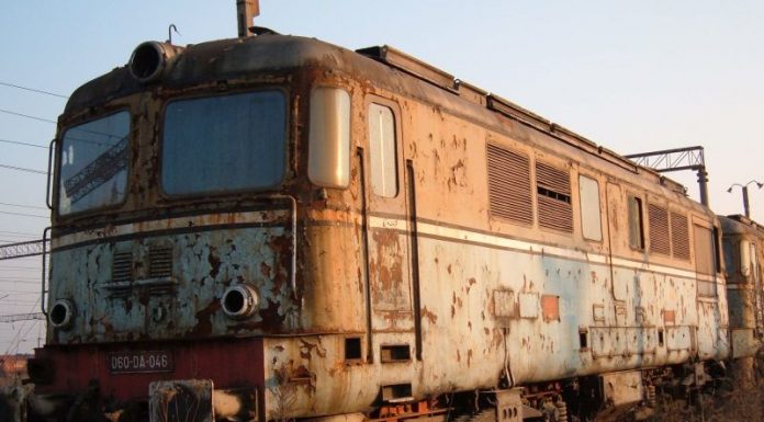 Acuzații! Locomotivă distrusă de șeful Secției CFU Motru, nicio verificare a Corpului de Control al CEO