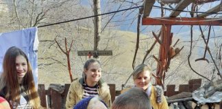 Ajutoare oferite unor bătrâni izolați pe munte