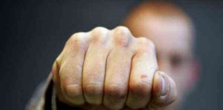 Mamă și fiice protejate printr-un ordin emis de Poliție