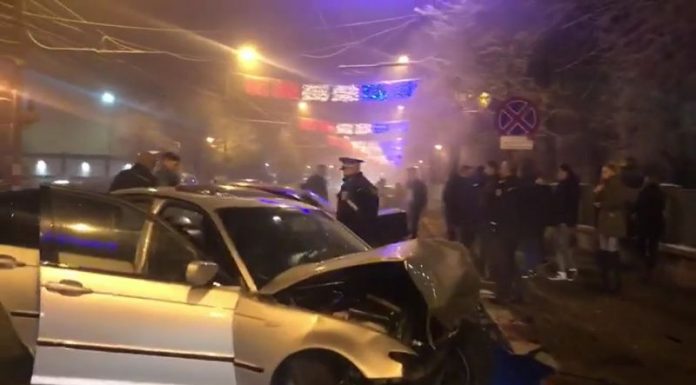Accident cu șase victime, la Târgu-Jiu, după o cursă ilegală de mașini