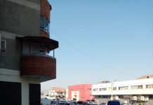 Locatarii blocului de la Piața Centrală cer legitimații în parcarea cu plată, contra cost