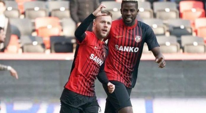 Maxim, debut de senzaţie în Turcia