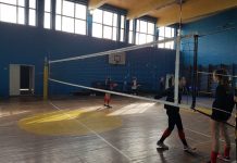 Voleiul, interzis în Sala Polivalentă din Târgu-Jiu! Sportivele CSS au jucat în condiții insalubre cu voleibalistele de la Mioveni