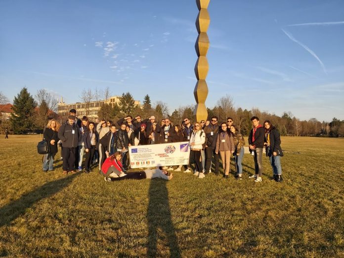 86479335_3310516438976358_3618688638994350080_n