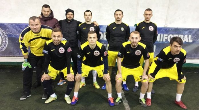 Trei echipe se bat pentru titlu la minifotbal