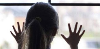 Bani europeni pentru copiii ai căror părinți sunt plecați la muncă în străinătate