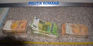 Zeci de mii de euro falși, găsiți de polițiștii din Gorj în casa unui tânăr din Arad