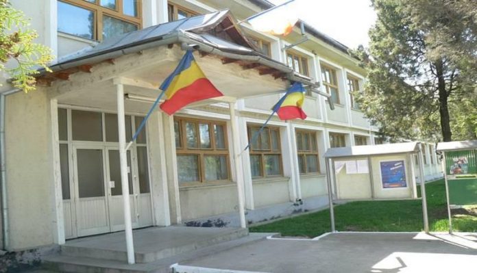 Liceu tegnologic Ticleni