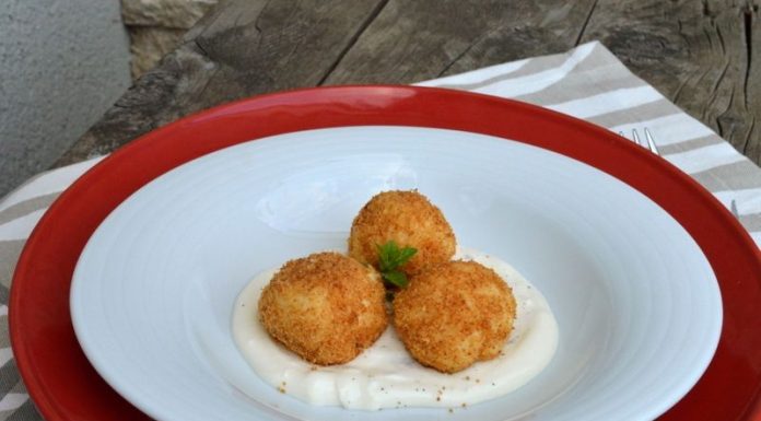 Reţetă rapidă – Papanaşi cu iaurt