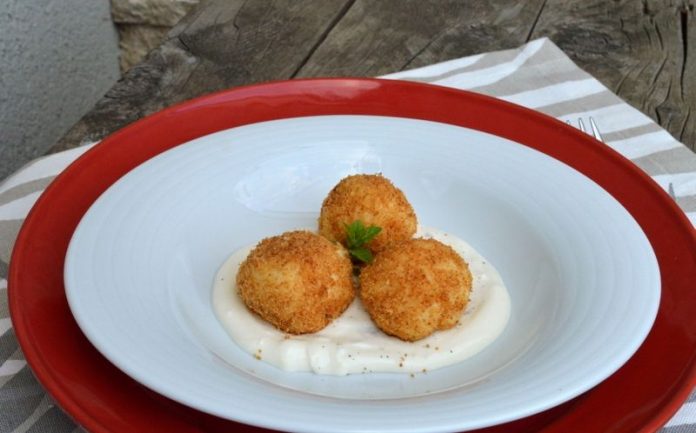 Papanasi-cu-iaurt-reteta-rapida