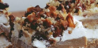 Rețeta săptămânii – Prăjitură cu cremă de ness, frişcă şi nuci