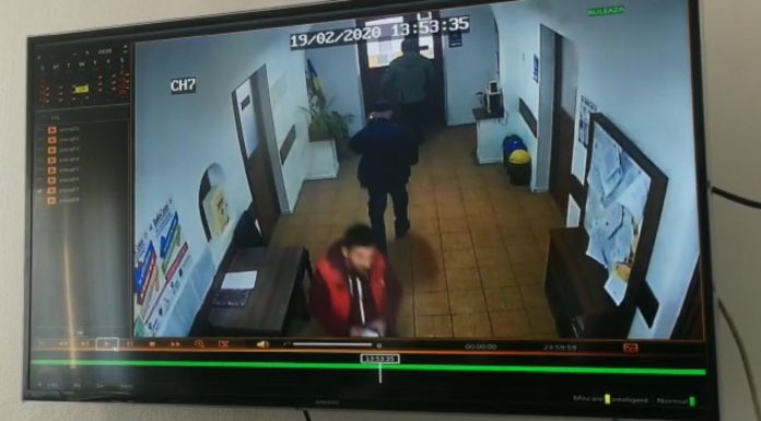 VIDEO: Imagini cu italianul infestat cu coronavirus, în incinta Primăriei Drăguțești