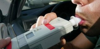 Tânăr beat criță, fără permis la volan